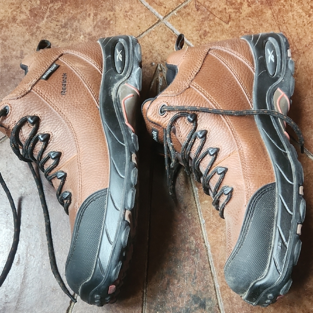 Reebok Men's Brown and Black Steel Toe Work Shoes - Picture 4 of 5